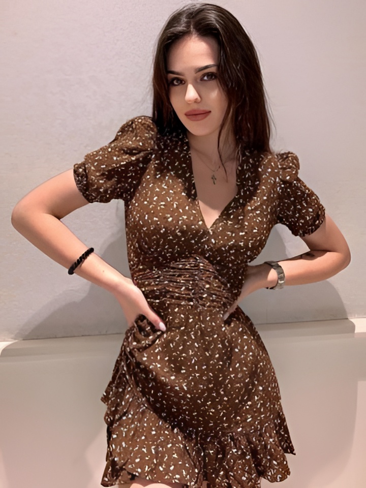 Василиса привлекальеная девушка из Джанкой цена от 3000 руб