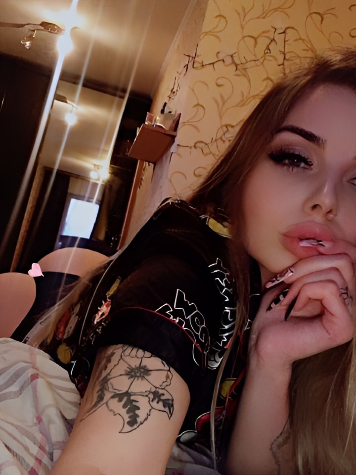 Зиглинда привлекальеная девушка из Джанкой цена от 4000 руб