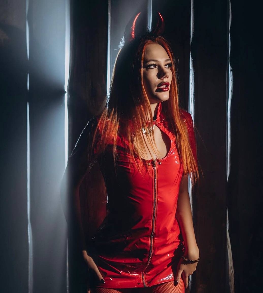 Дамира привлекальеная девушка из Джанкой цена от 4000 руб