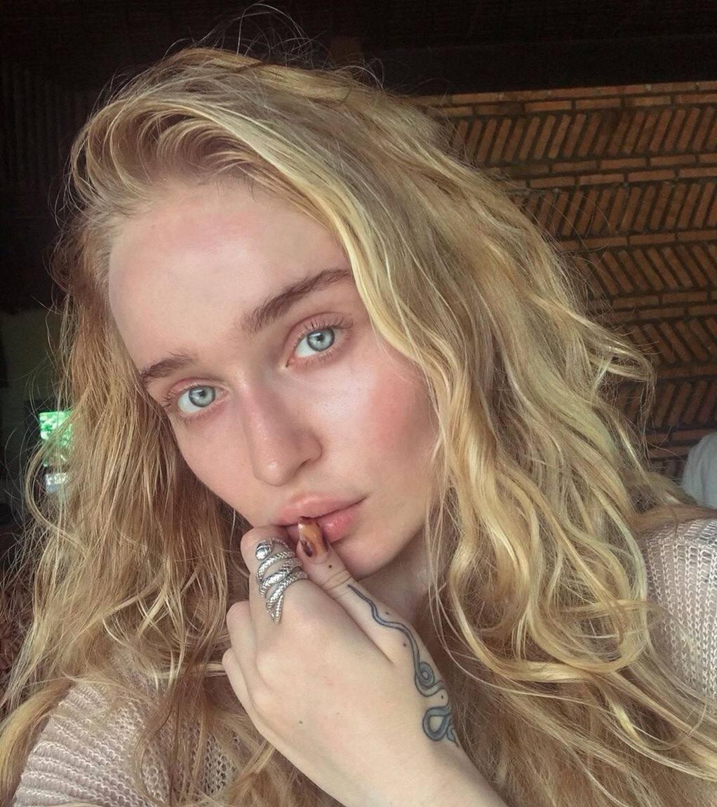 Яночка привлекальеная девушка из Джанкой цена от 4000 руб