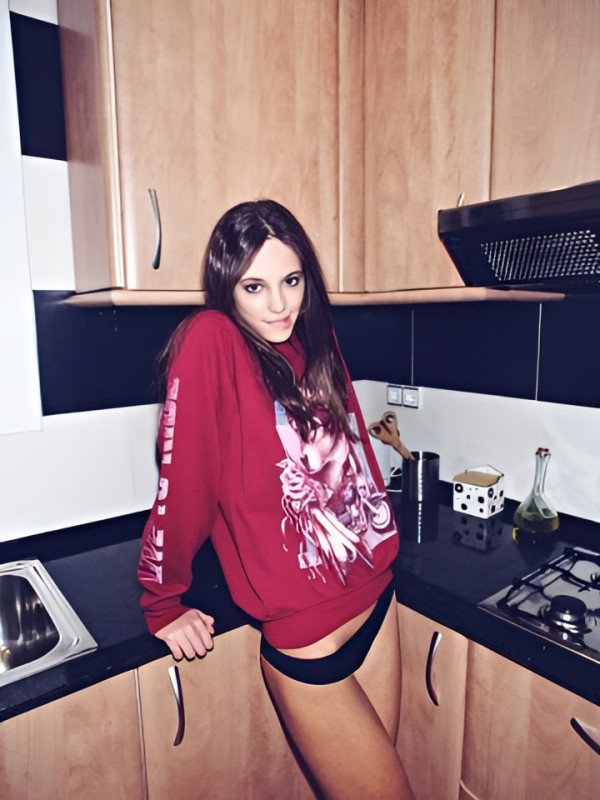 Лейла привлекательная девушка из Джанкой цена от 5000 руб