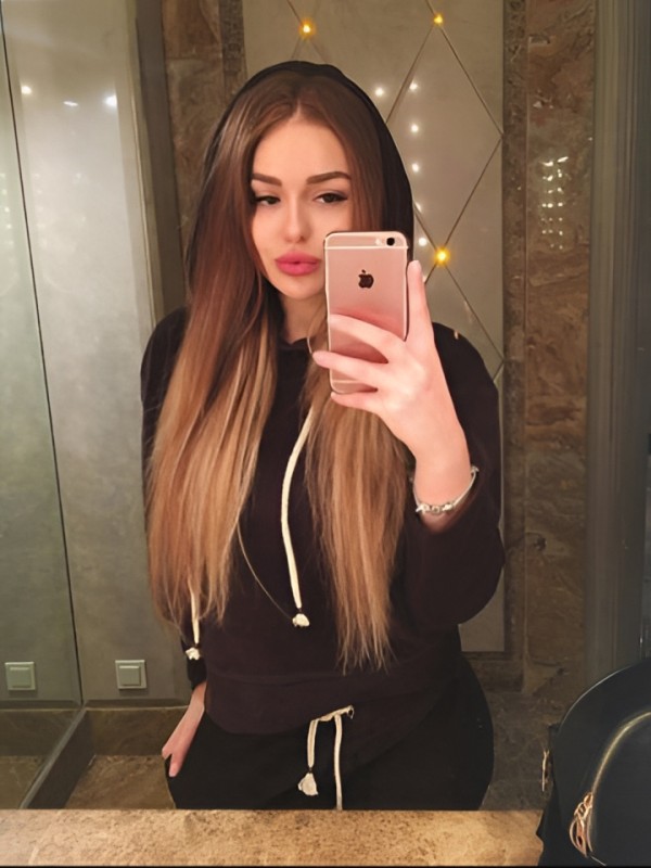 Лизочка привлекательная девушка из Джанкой цена от 10000 руб