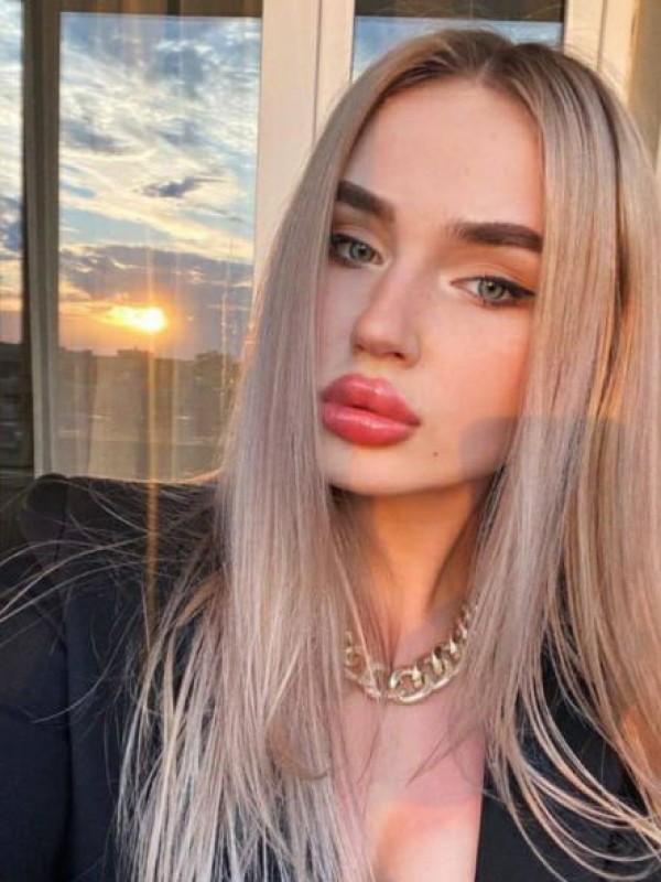 Эмилия привлекательная девушка из Джанкой цена от 4000 руб