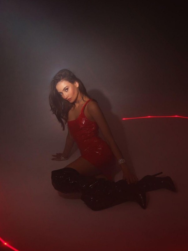 Сабрина привлекательная девушка из Джанкой цена от 10000 руб