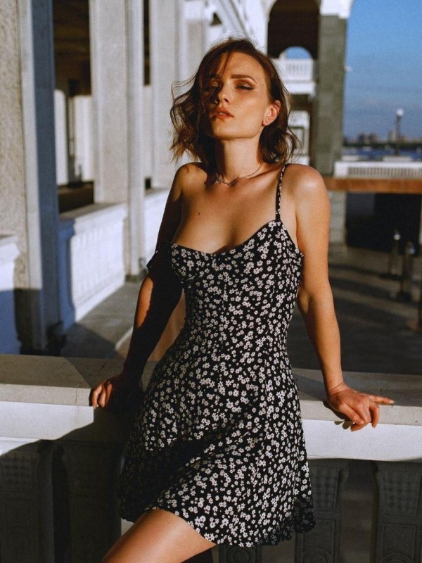 Света привлекательная девушка из Джанкой цена от 7000 руб